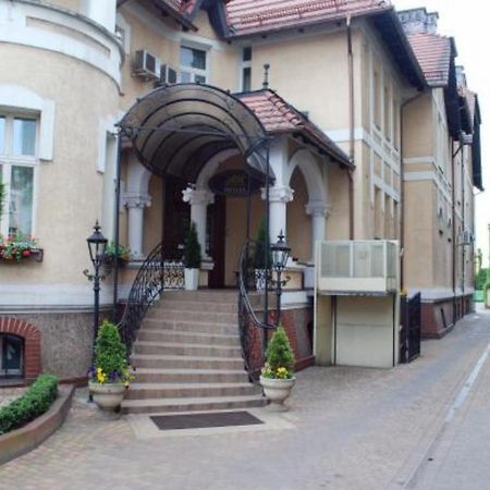 Villa Royal Ostrów Wielkopolski Eksteriør billede