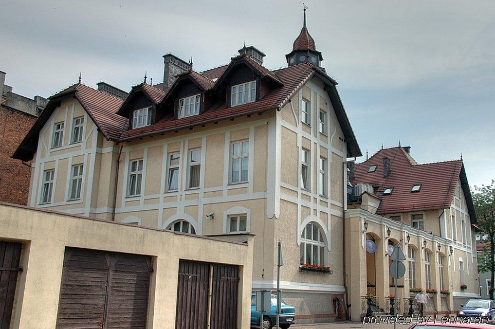 Villa Royal Ostrów Wielkopolski Eksteriør billede