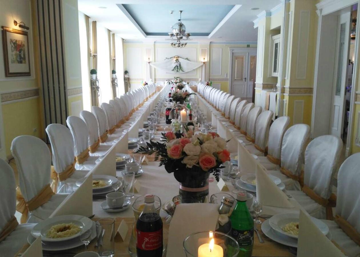Villa Royal Ostrów Wielkopolski Eksteriør billede
