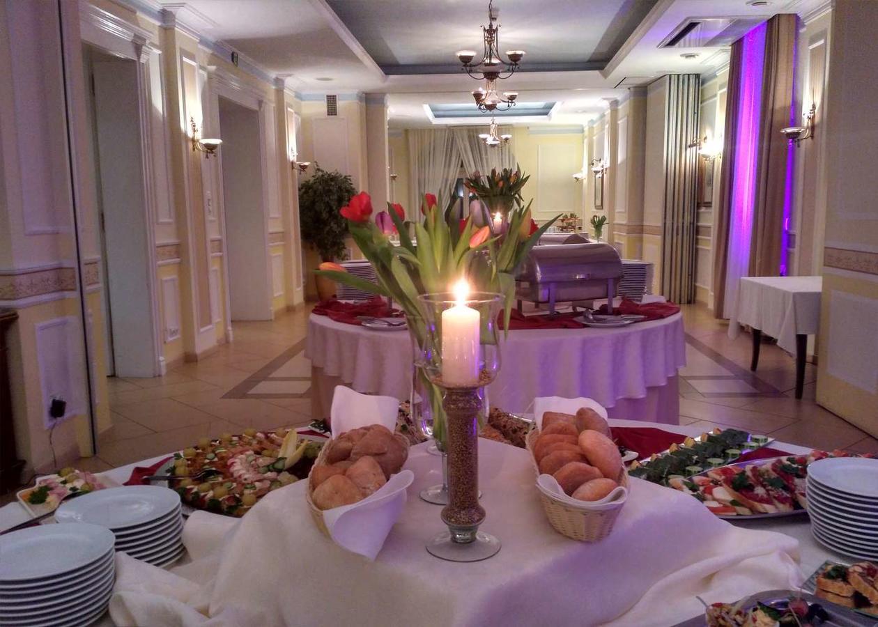 Villa Royal Ostrów Wielkopolski Eksteriør billede